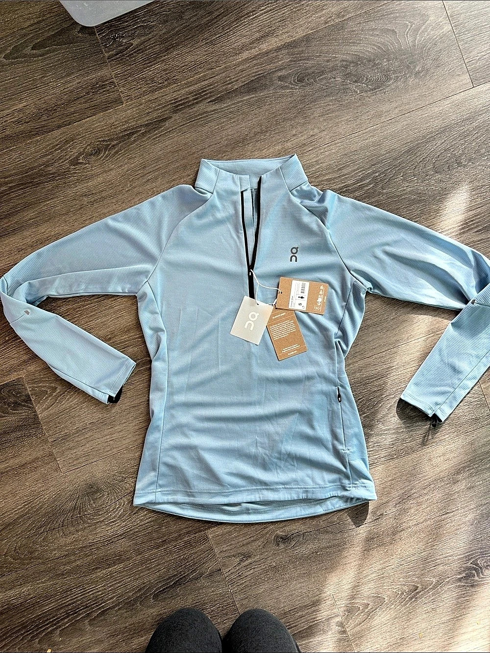 On Climate Shirt Women'Small Long Sleeve Blue Size Small NWT